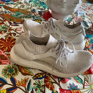 White Adidas Ultra Boosts size 7.5